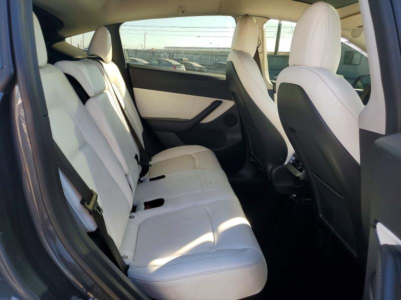 64764226 :رقم المزاد ، 7SAYGDEE6NF360878 vin ، 2022 Tesla Model Y مزاد بيع