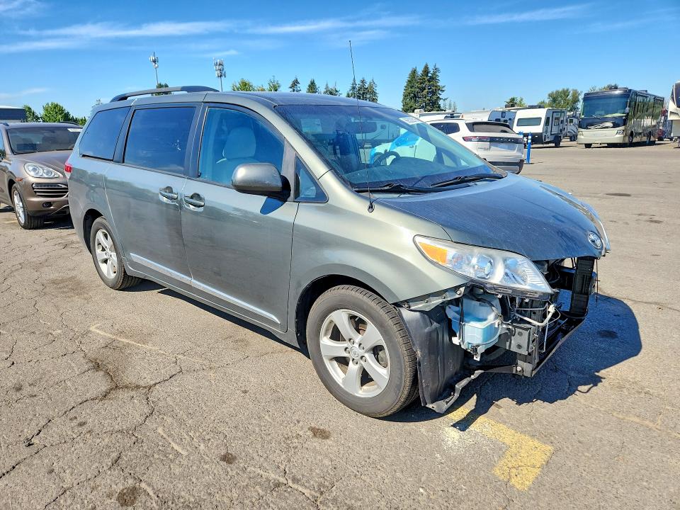 2013 Toyota Sienna მანქანა იყიდება აუქციონზე, vin: 5TDKK3DC4DS299214, აუქციონის ნომერი: 66522816