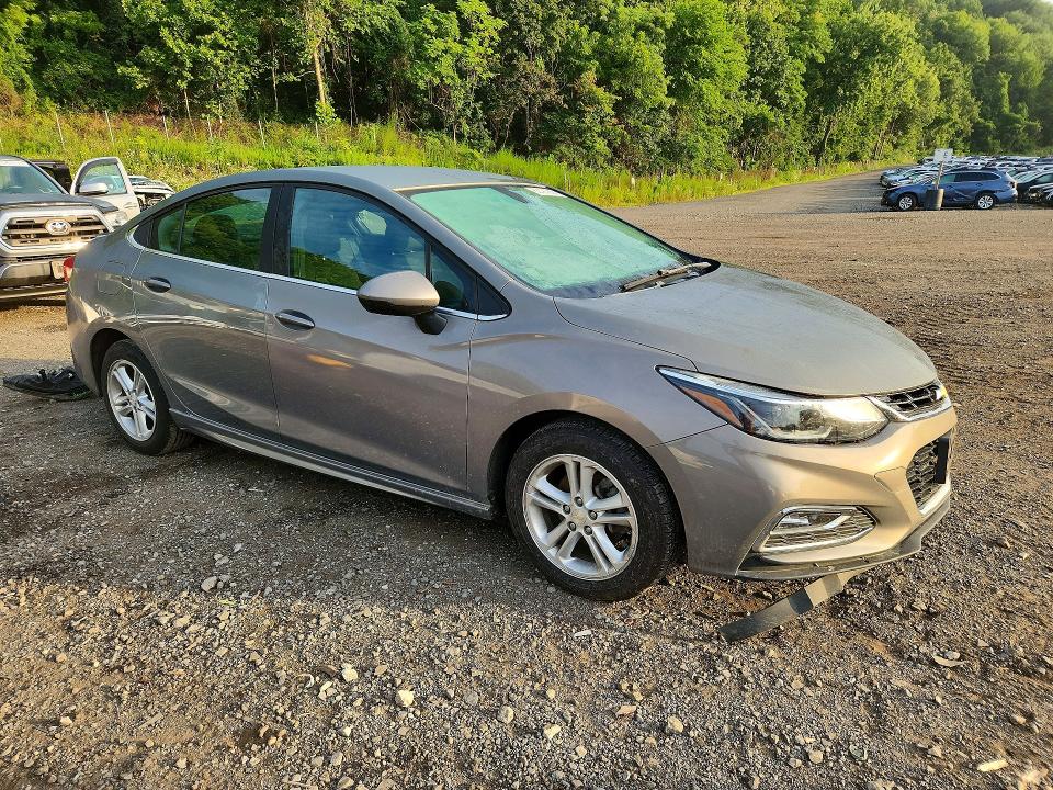 2017 Chevrolet Cruze მანქანა იყიდება აუქციონზე, vin: 1G1BE5SM3H7140174, აუქციონის ნომერი: 63191056