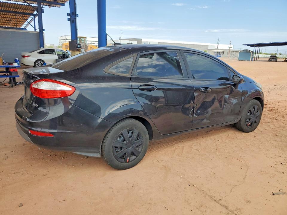63477156 :رقم المزاد ، 3FADP4AJ4FM161992 vin ، 2015 Ford Fiesta مزاد بيع