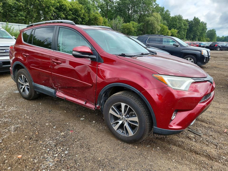 64775196 :رقم المزاد ، 2T3RFREV2JW740743 vin ، 2018 Toyota Rav4 مزاد بيع