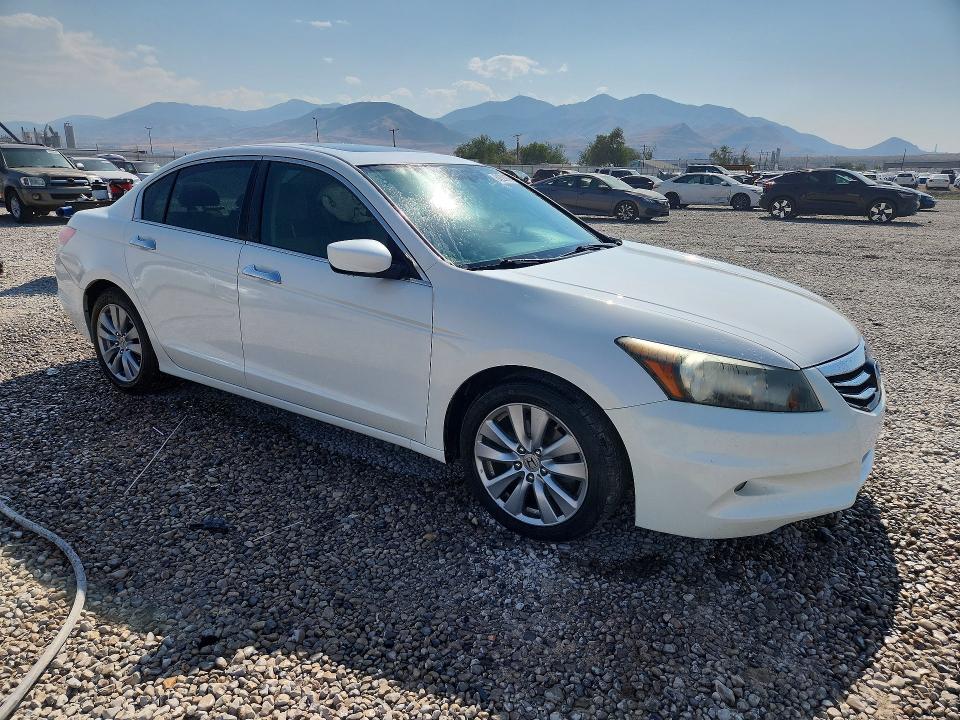 64321976 :رقم المزاد ، 1HGCP3F71CA004606 vin ، 2012 Honda Accord مزاد بيع