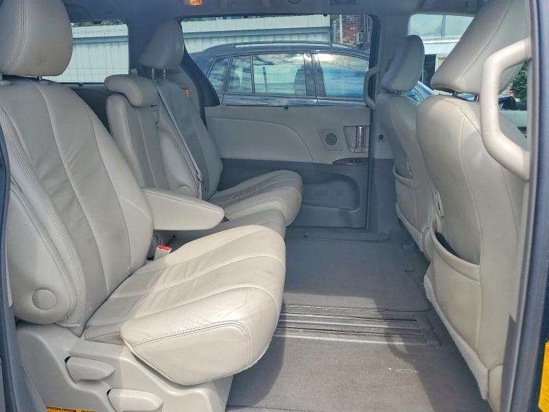 Продажа на аукционе авто 2011 Toyota Sienna, vin: 5TDYK3DC3BS034226, номер лота: 64142376
