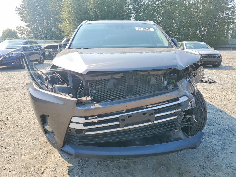 Продажа на аукционе авто 2019 Toyota Highlander, vin: 5TDJZRFHXKS597881, номер лота: 64789046
