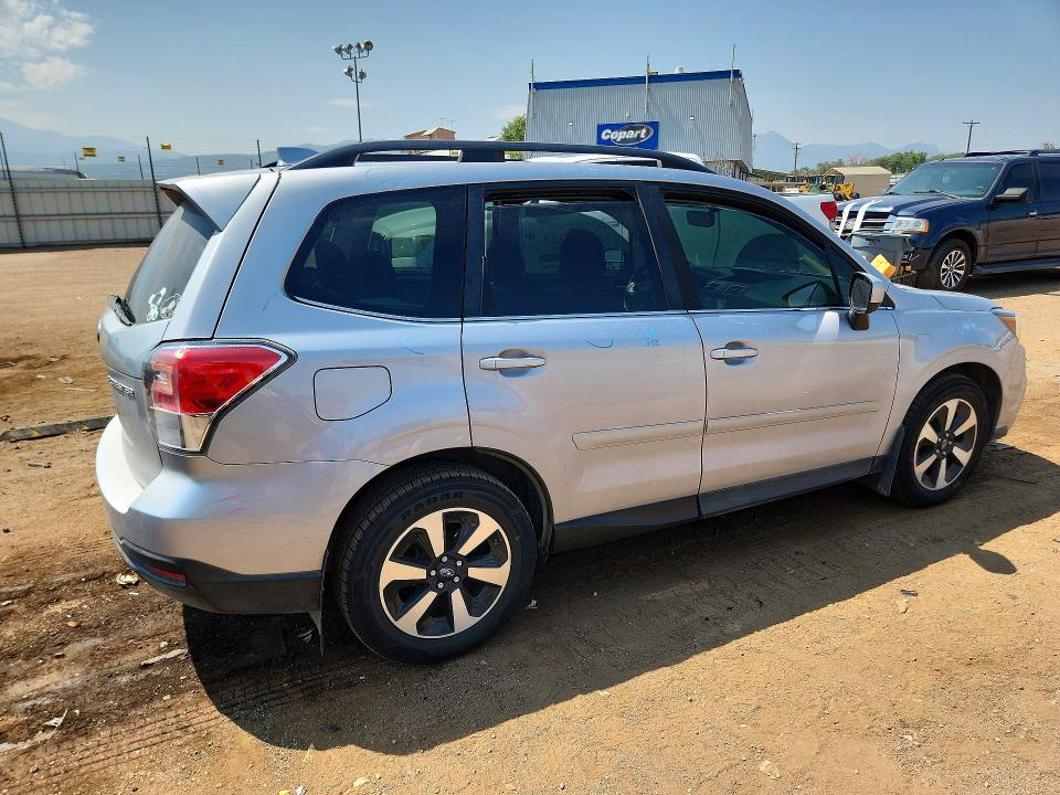 2018 Subaru Forester მანქანა იყიდება აუქციონზე, vin: JF2SJALC9JH532210, აუქციონის ნომერი: 64003286