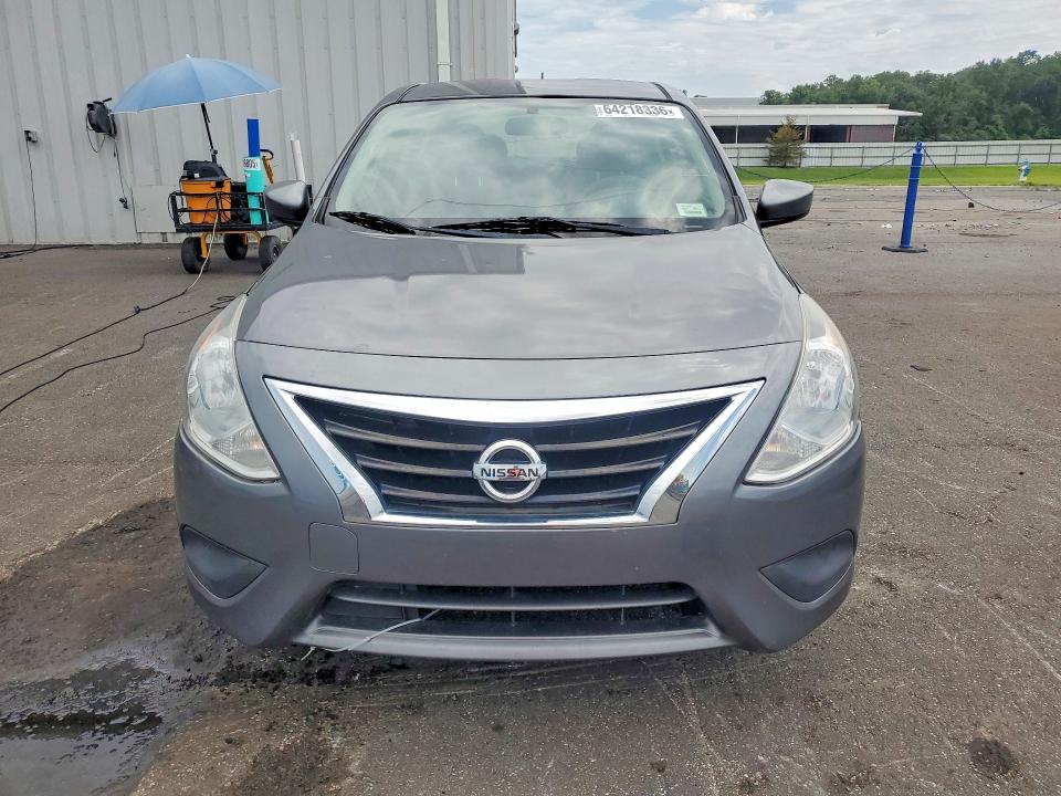64218336 :رقم المزاد ، 3N1CN7AP9HL814894 vin ، 2017 Nissan Versa مزاد بيع