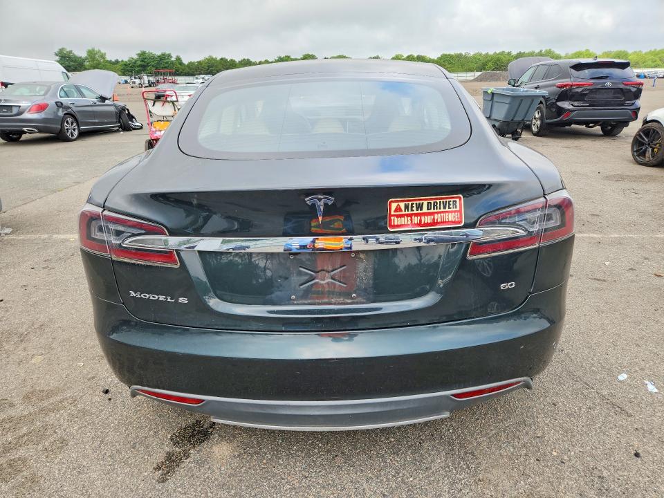 63150316 :رقم المزاد ، 5YJSA1AG0DFP12054 vin ، 2013 Tesla Model S مزاد بيع