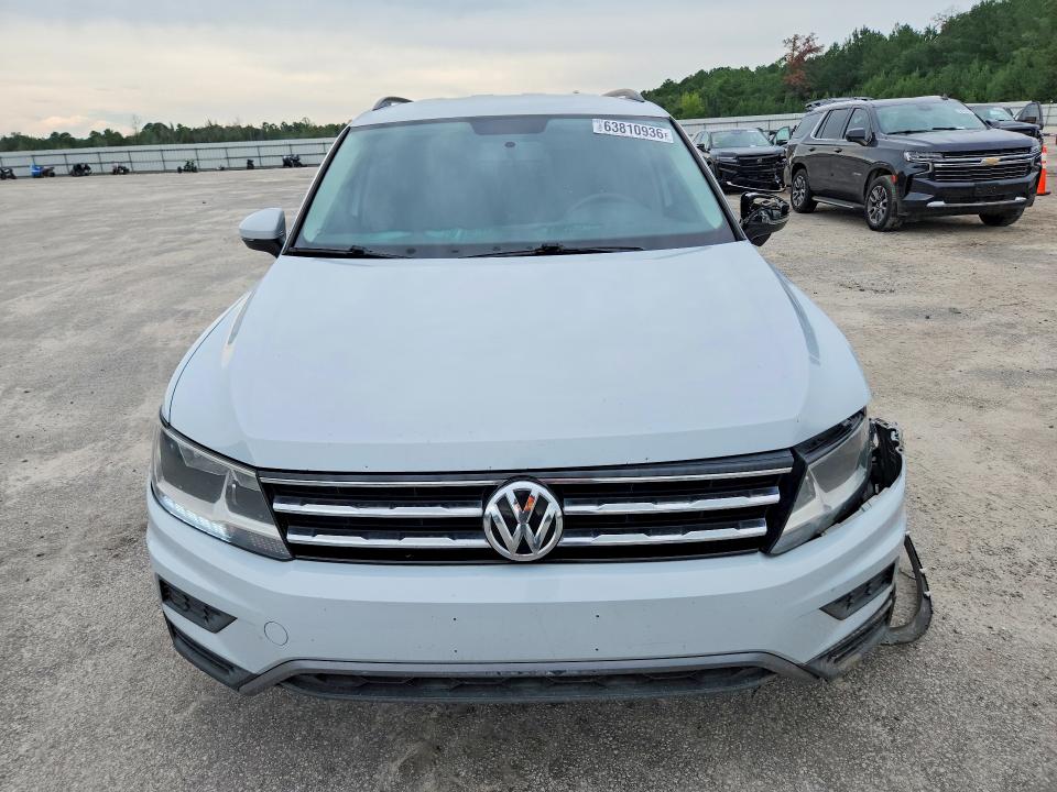 Продаж на аукціоні авто 2018 Volkswagen Tiguan, vin: 3VV0B7AX6JM105611, номер лоту: 63810936