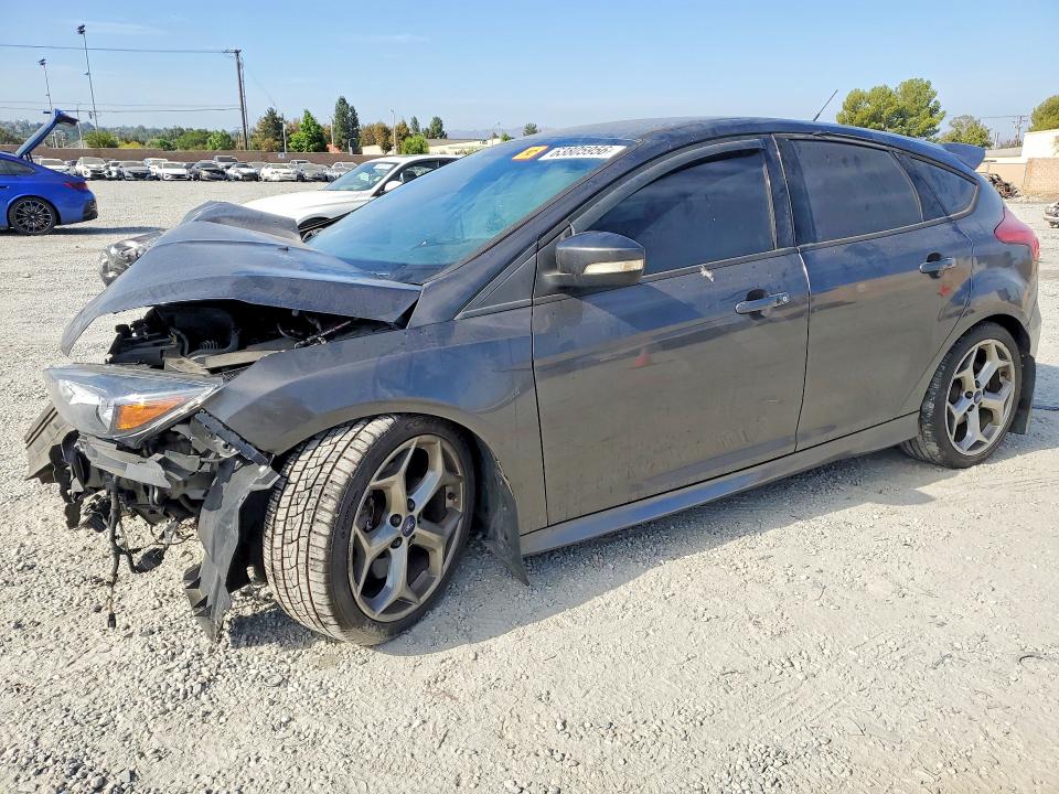 Aukcja sprzedaży 2015 Ford Focus, vin: 1FADP3L93FL375242, numer aukcji: 63805956