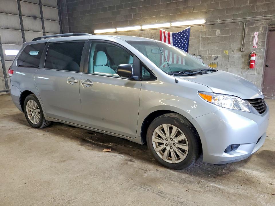2014 Toyota Sienna მანქანა იყიდება აუქციონზე, vin: 5TDJK3DC1ES090560, აუქციონის ნომერი: 64929656