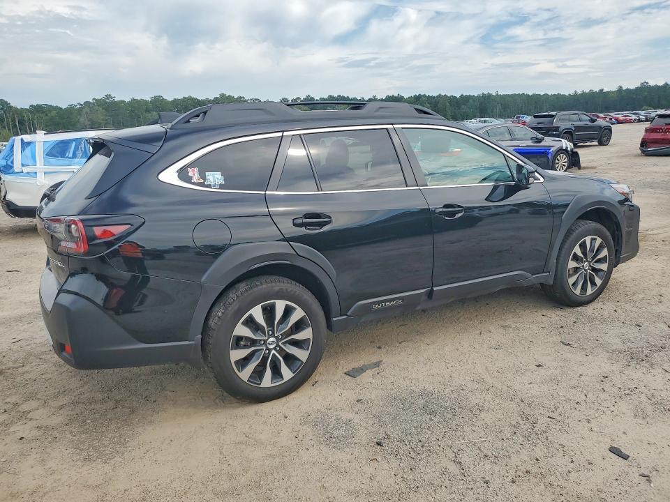 63604096 :رقم المزاد ، 4S4BTAMC8P3209937 vin ، 2023 Subaru Outback مزاد بيع