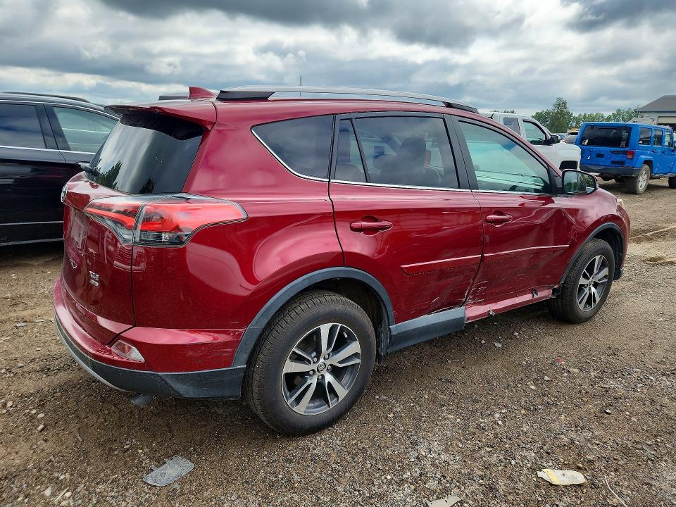64775196 :رقم المزاد ، 2T3RFREV2JW740743 vin ، 2018 Toyota Rav4 مزاد بيع