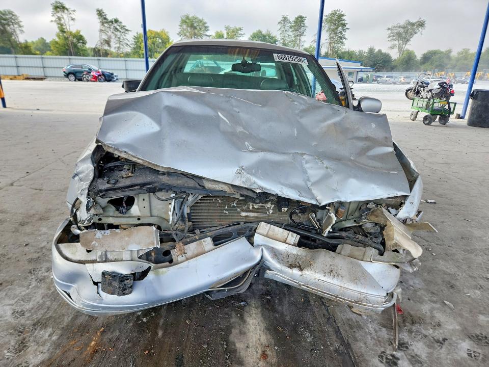 66929256 :رقم المزاد ، 2FAFP74W6YX149531 vin ، 2000 Ford Crown Victoria مزاد بيع