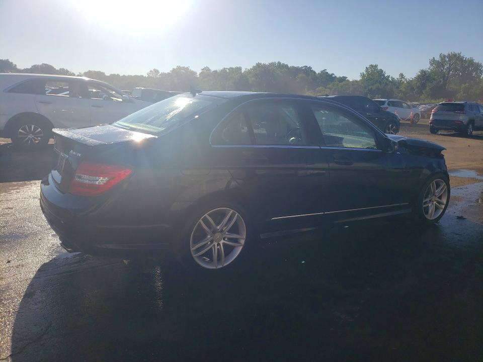 Продажа на аукционе авто 2013 Mercedes-benz C, vin: WDDGF8AB9DA811782, номер лота: 66057756