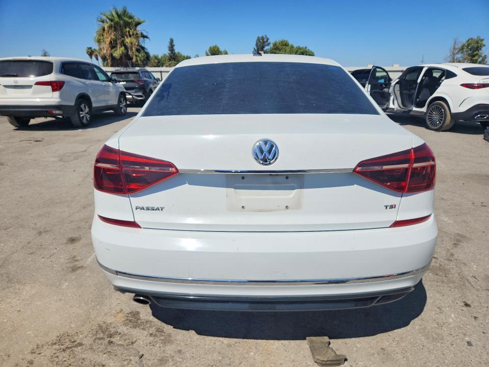 2017 Volkswagen Passat მანქანა იყიდება აუქციონზე, vin: 1VWDT7A31HC072312, აუქციონის ნომერი: 64464216