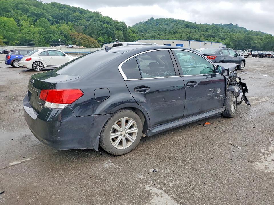 64331846 :رقم المزاد ، 4S3BMBF66B3216697 vin ، 2011 Subaru Legacy مزاد بيع