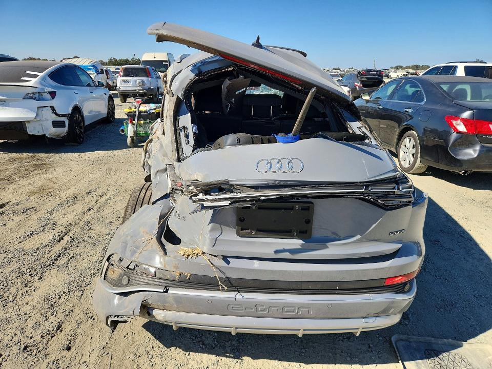 Продажа на аукционе авто 2025 Audi Q4 E-tron, vin: WA1LUBFZ2SP055976, номер лота: 65692936