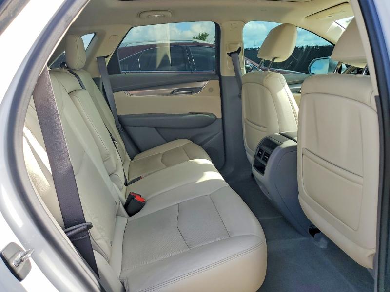 64469706 :رقم المزاد ، 1GYKNBRS2HZ201927 vin ، 2017 Cadillac Xt5 مزاد بيع