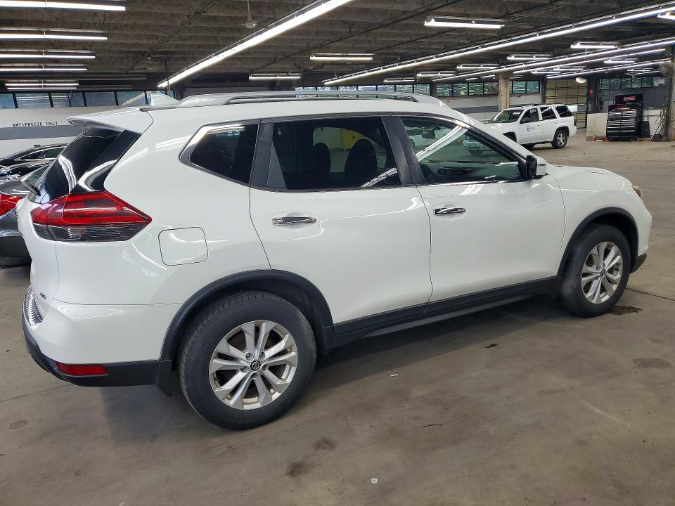 62690066 :رقم المزاد ، 5N1AT2MV1JC810780 vin ، 2018 Nissan Rogue مزاد بيع