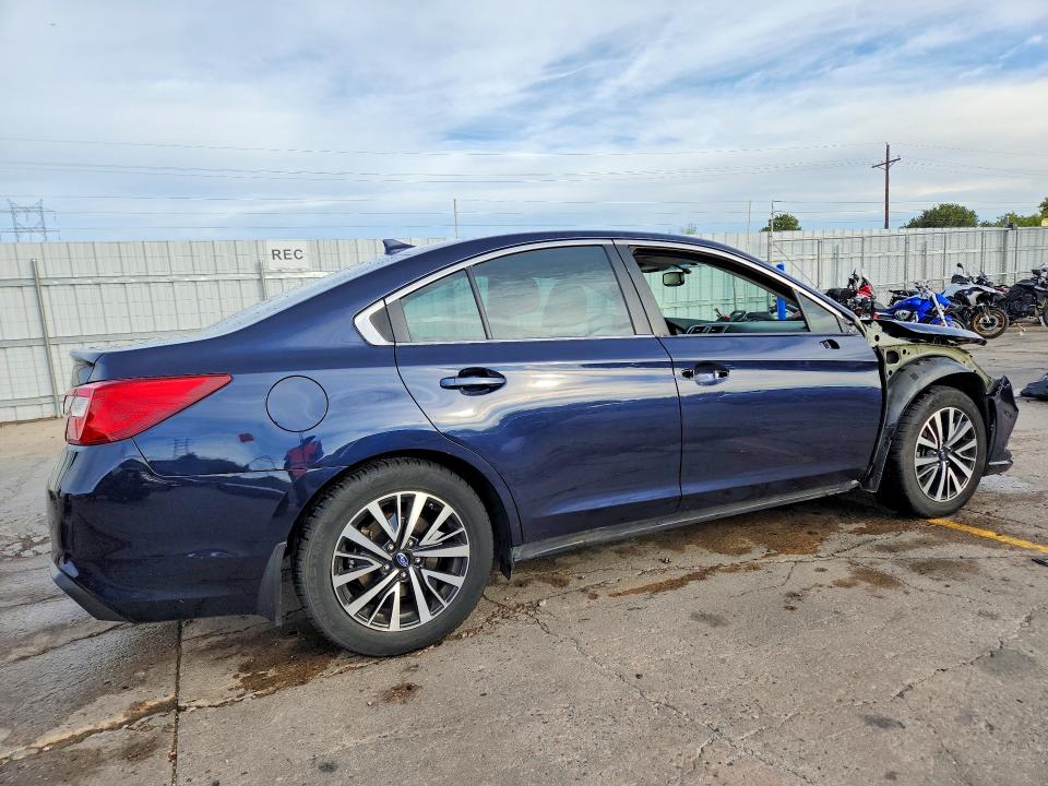 66475786 :رقم المزاد ، 4S3BNAC61J3033900 vin ، 2018 Subaru Legacy مزاد بيع