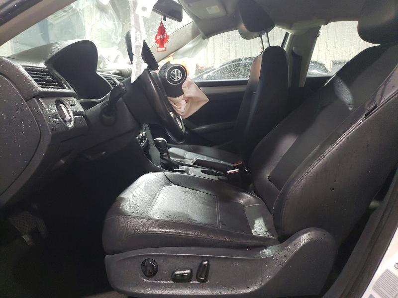 66631546 :رقم المزاد ، 1VWAT7A3XFC030026 vin ، 2015 Volkswagen Passat مزاد بيع