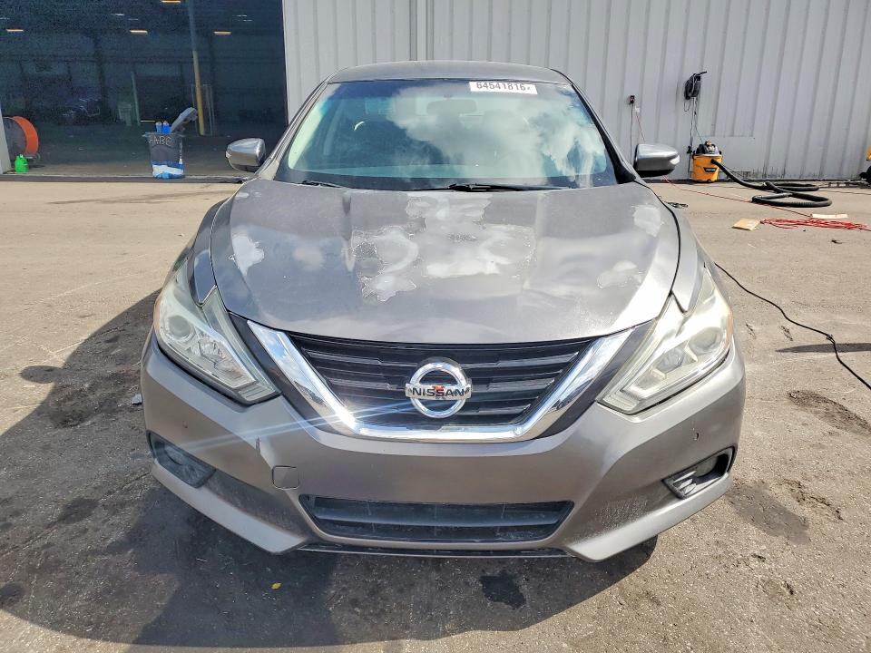 Продаж на аукціоні авто 2018 Nissan Altima, vin: 1N4AL3AP1JC197064, номер лоту: 64541816