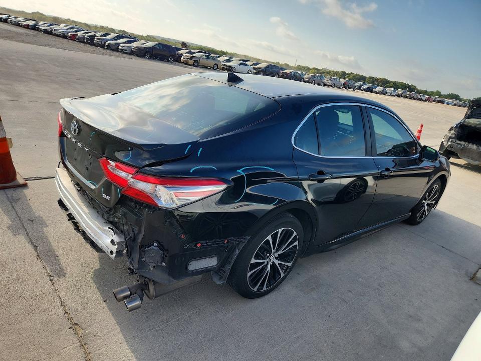 Auction sale of the 2018 Toyota Camry, vin: 4T1B11HK8JU065220, lot number: 63653606