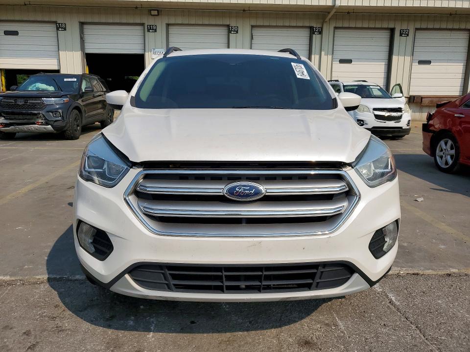 Продаж на аукціоні авто 2017 Ford Escape, vin: 1FMCU0G95HUC75823, номер лоту: 64467036