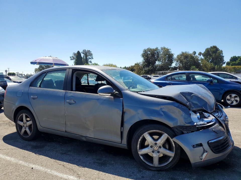 65503666 :رقم المزاد ، 3VWRZ7AJ8AM150060 vin ، 2010 Volkswagen Jetta مزاد بيع