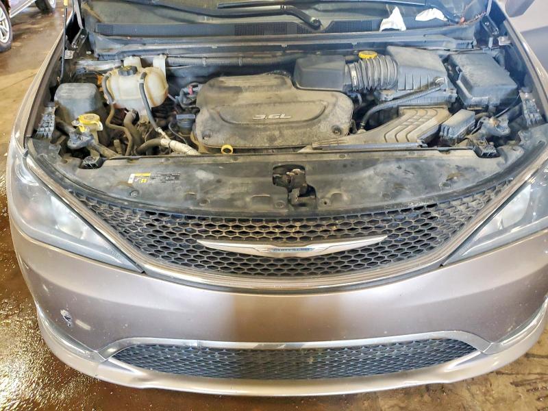 64969926 :رقم المزاد ، 2C4RC1EG1JR121766 vin ، 2018 Chrysler Pacifica مزاد بيع