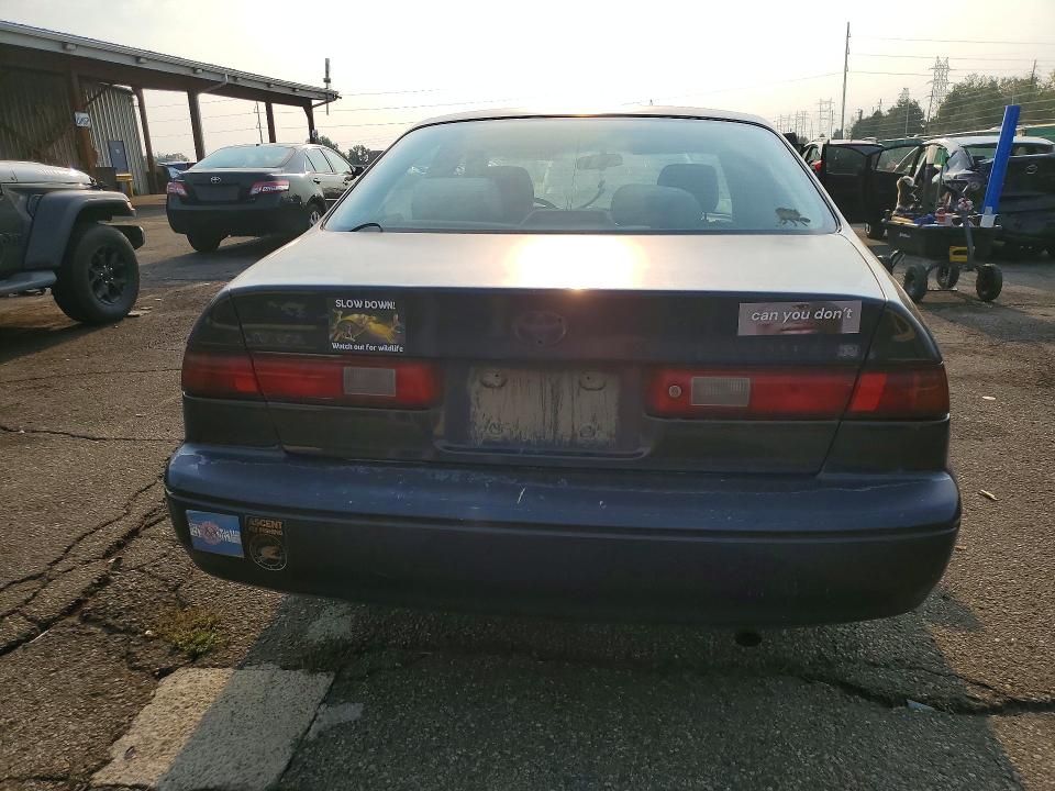 63333086 :رقم المزاد ، JT2BG22K6X0308758 vin ، 1999 Toyota Camry مزاد بيع