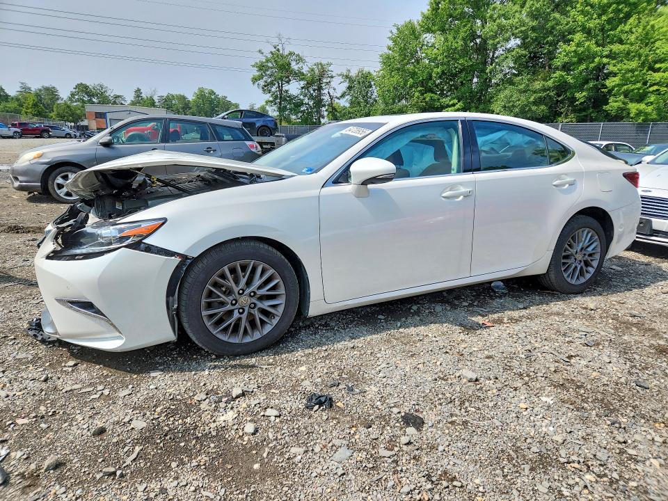 64728956 :رقم المزاد ، 58ABK1GG1JU093847 vin ، 2018 Lexus Es مزاد بيع