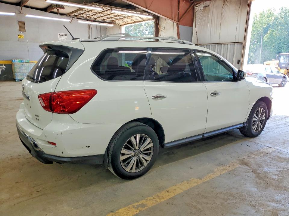66961506 :رقم المزاد ، 5N1DR2MM8HC621654 vin ، 2017 Nissan Pathfinder مزاد بيع