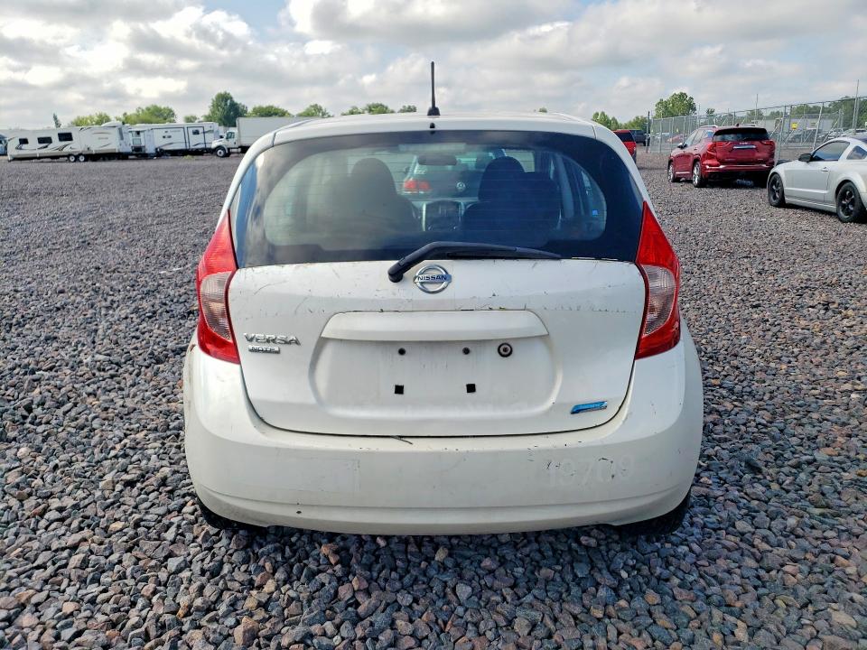 61770976 :رقم المزاد ، 3N1CE2CP7FL365678 vin ، 2015 Nissan Versa Note مزاد بيع