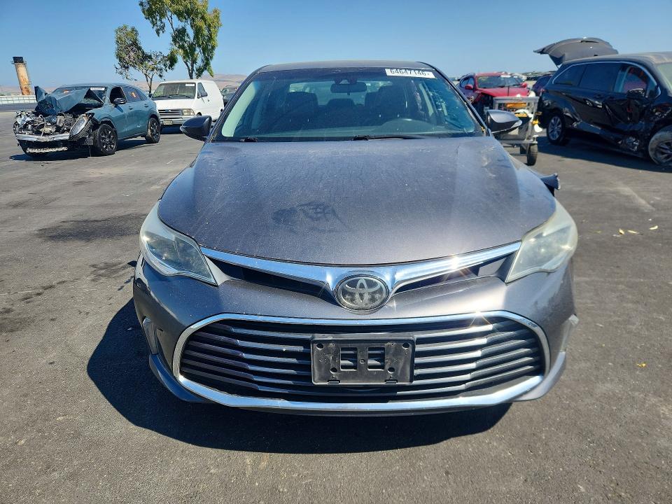 64647146 :رقم المزاد ، 4T1BK1EB4JU285889 vin ، 2018 Toyota Avalon مزاد بيع