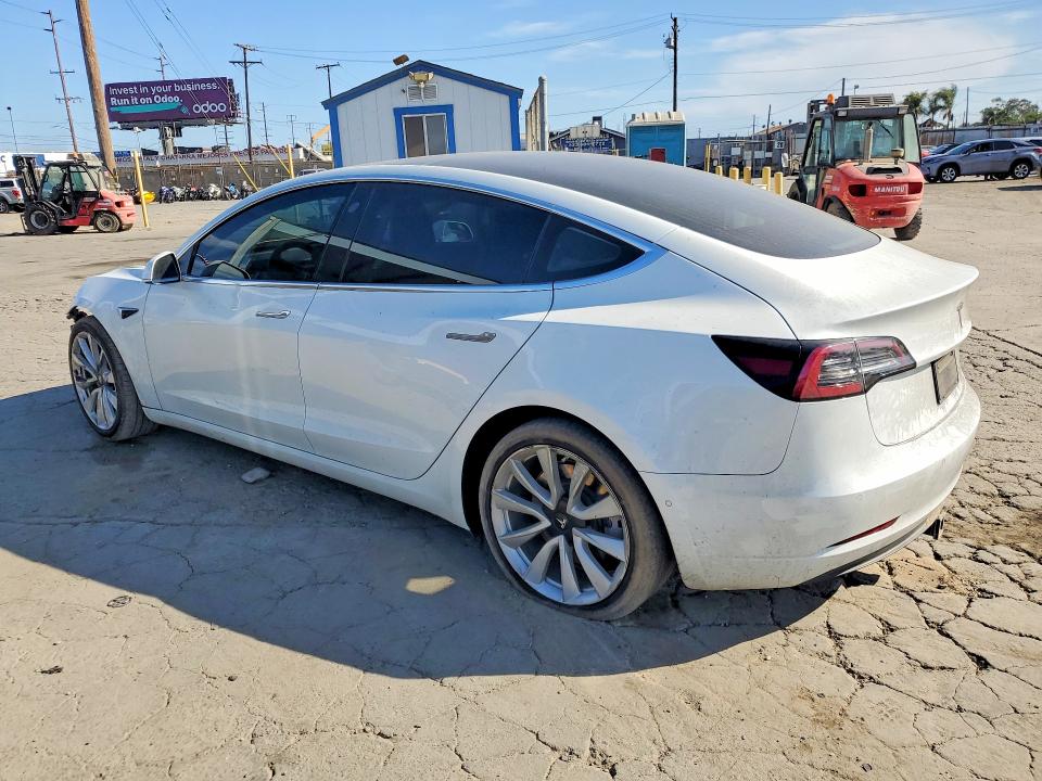 Продажа на аукционе авто 2018 Tesla Model 3, vin: 5YJ3E1EBXJF088721, номер лота: 64673156