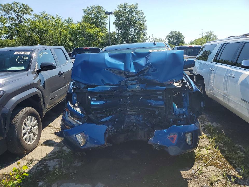 Продажа на аукционе авто 2017 Chevrolet Silverado, vin: 1GCVKREC1HZ121277, номер лота: 63047196