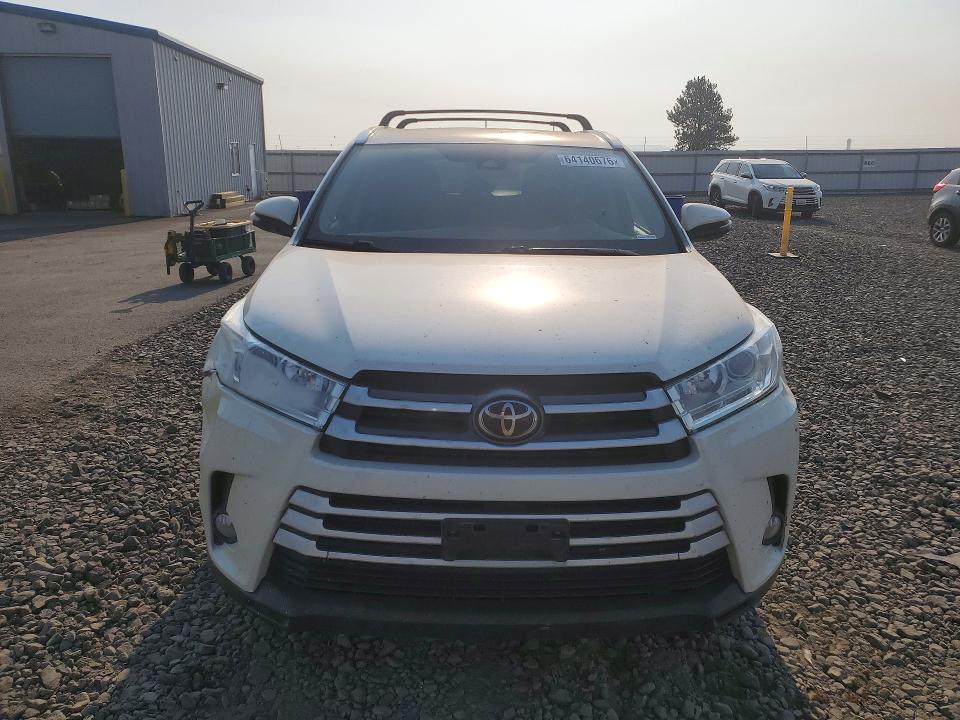 Продажа на аукционе авто 2017 Toyota Highlander, vin: 5TDJZRFH9HS513476, номер лота: 64140676