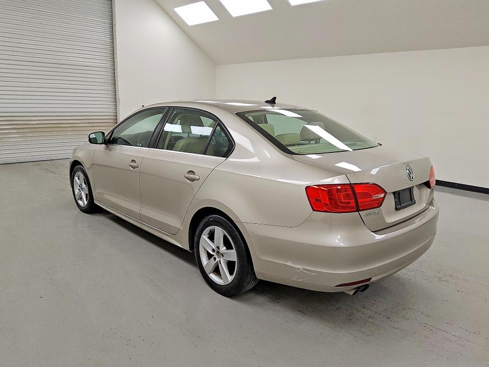 2014 Volkswagen Jetta მანქანა იყიდება აუქციონზე, vin: 3VWLL7AJ5EM246161, აუქციონის ნომერი: 60092296