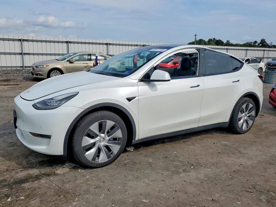 63917186 :رقم المزاد ، 7SAYGDEE4NA012476 vin ، 2022 Tesla Model Y مزاد بيع