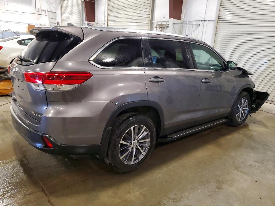 Продаж на аукціоні авто 2019 Toyota Highlander, vin: 5TDJZRFHXKS592650, номер лоту: 63300996