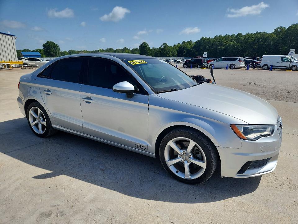 Продажа на аукционе авто 2015 Audi A3, vin: WAUACGFF8F1005589, номер лота: 65384236