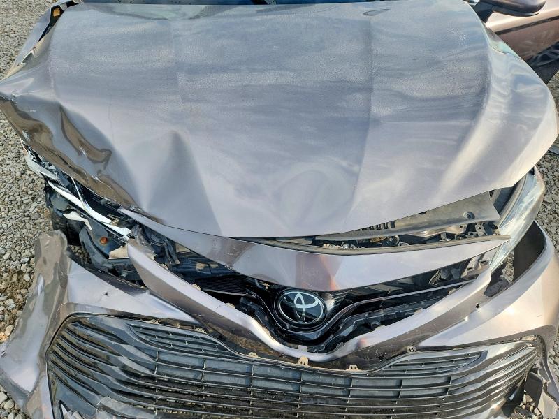 2018 Toyota Camry მანქანა იყიდება აუქციონზე, vin: 4T1B11HK0JU547082, აუქციონის ნომერი: 66273696