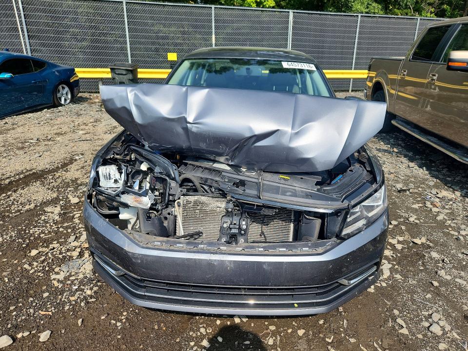 Продаж на аукціоні авто 2017 Volkswagen Passat, vin: 1VWBT7A30HC021956, номер лоту: 64573116