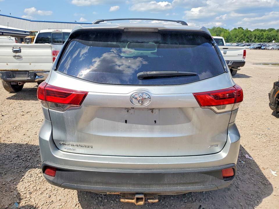 63287146 :رقم المزاد ، 5TDBZRFH7HS442802 vin ، 2017 Toyota Highlander مزاد بيع