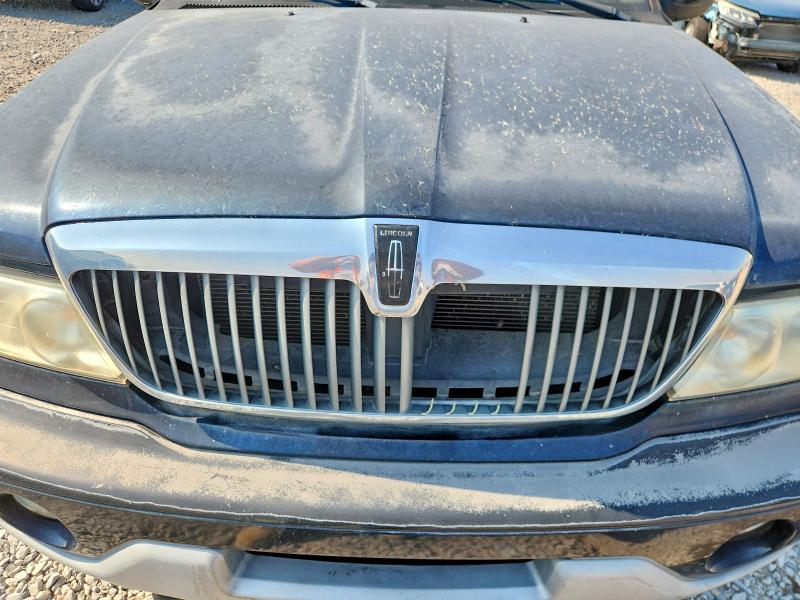 63883936 :رقم المزاد ، 5LMFU28R91LJ30932 vin ، 2001 Lincoln Navigator مزاد بيع