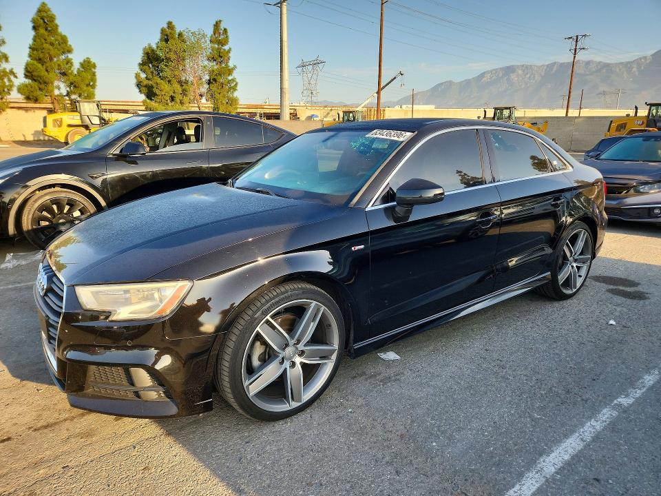 63436396 :رقم المزاد ، WAUJ8GFF2H1029360 vin ، 2017 Audi A3 مزاد بيع