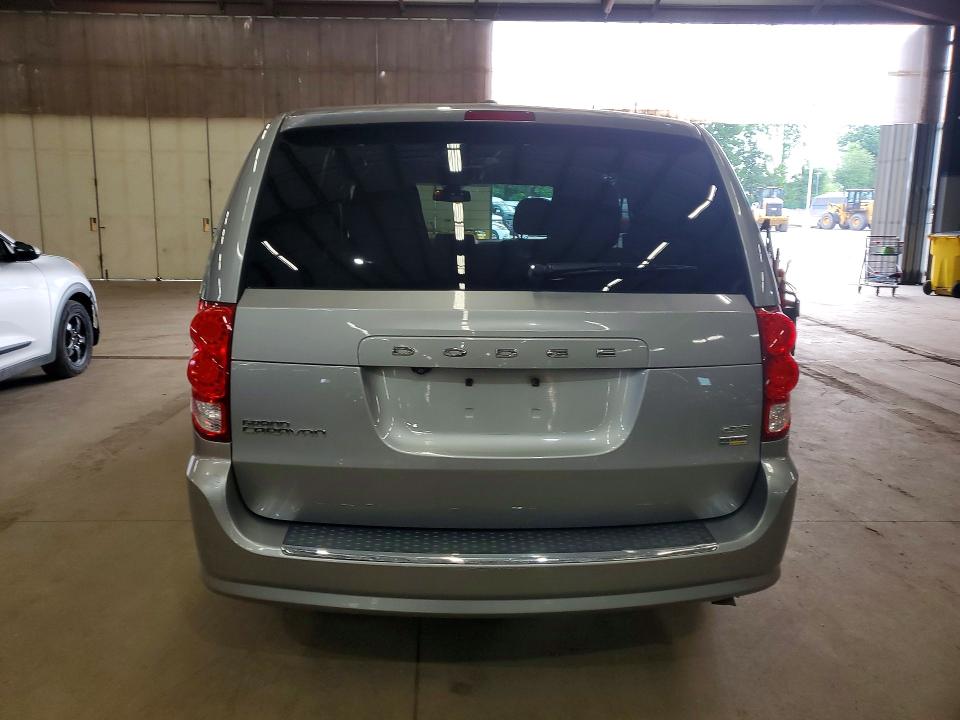 63363586 :رقم المزاد ، 2C4RDGEG2JR283924 vin ، 2018 Dodge Grand Caravan مزاد بيع