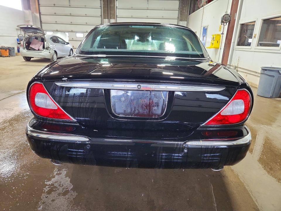 2004 Jaguar Xj8 მანქანა იყიდება აუქციონზე, vin: SAJEA71C44SG01639, აუქციონის ნომერი: 64258926