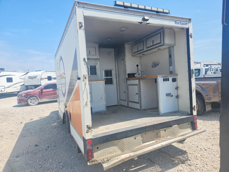 63161486 :رقم المزاد ، 1FDXE4FS3JDC41301 vin ، 2018 Ford E450 مزاد بيع